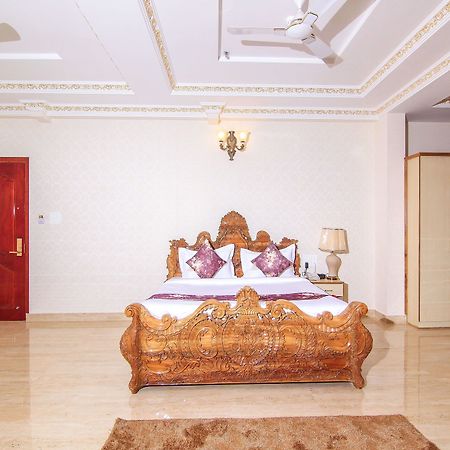 Oyo 11956 Galaxy Grand Hotel Lucknow Exterior photo