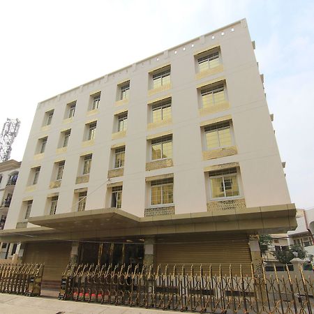 Oyo 11956 Galaxy Grand Hotel Lucknow Exterior photo