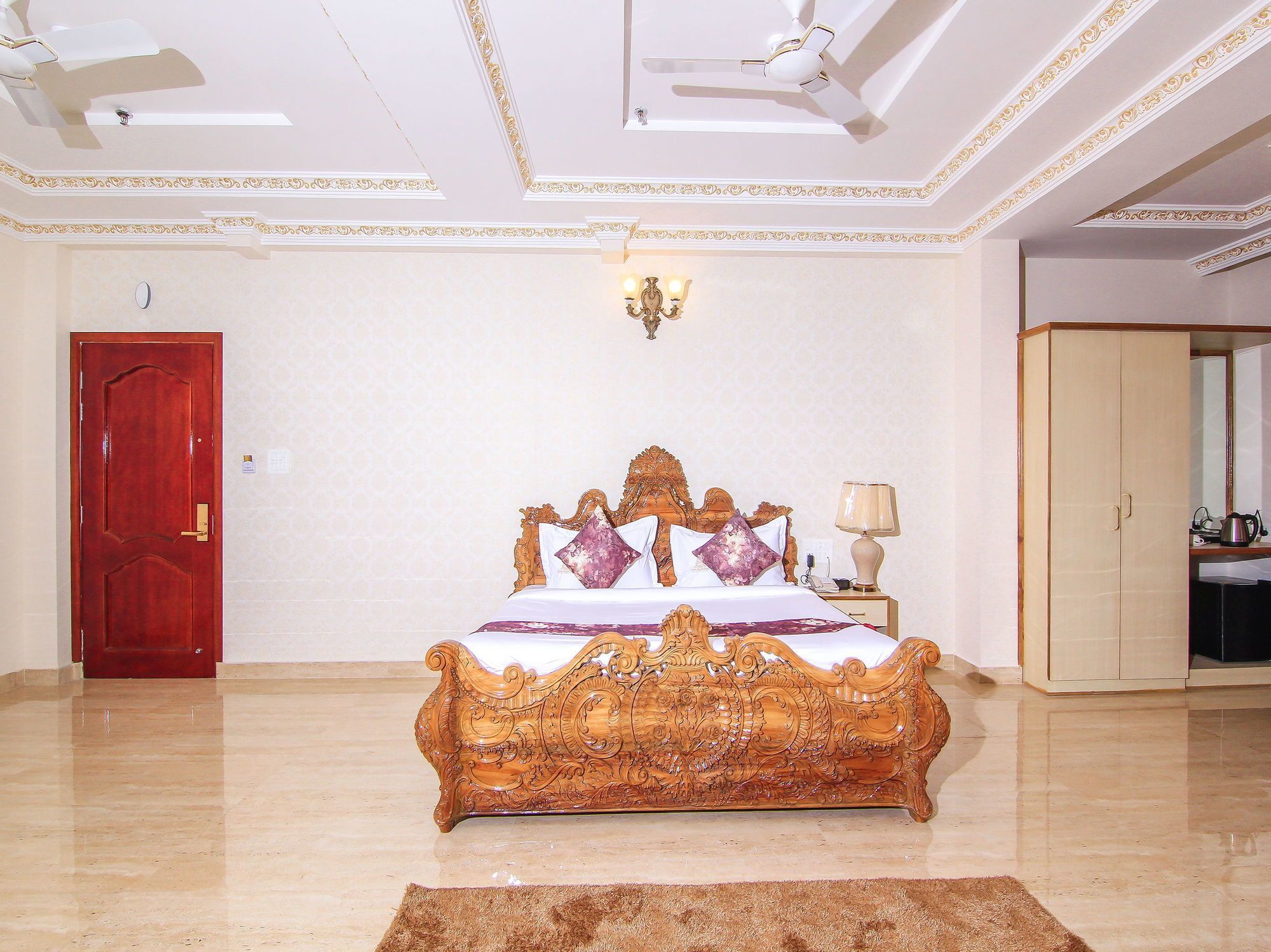 Oyo 11956 Galaxy Grand Hotel Lucknow Exterior photo
